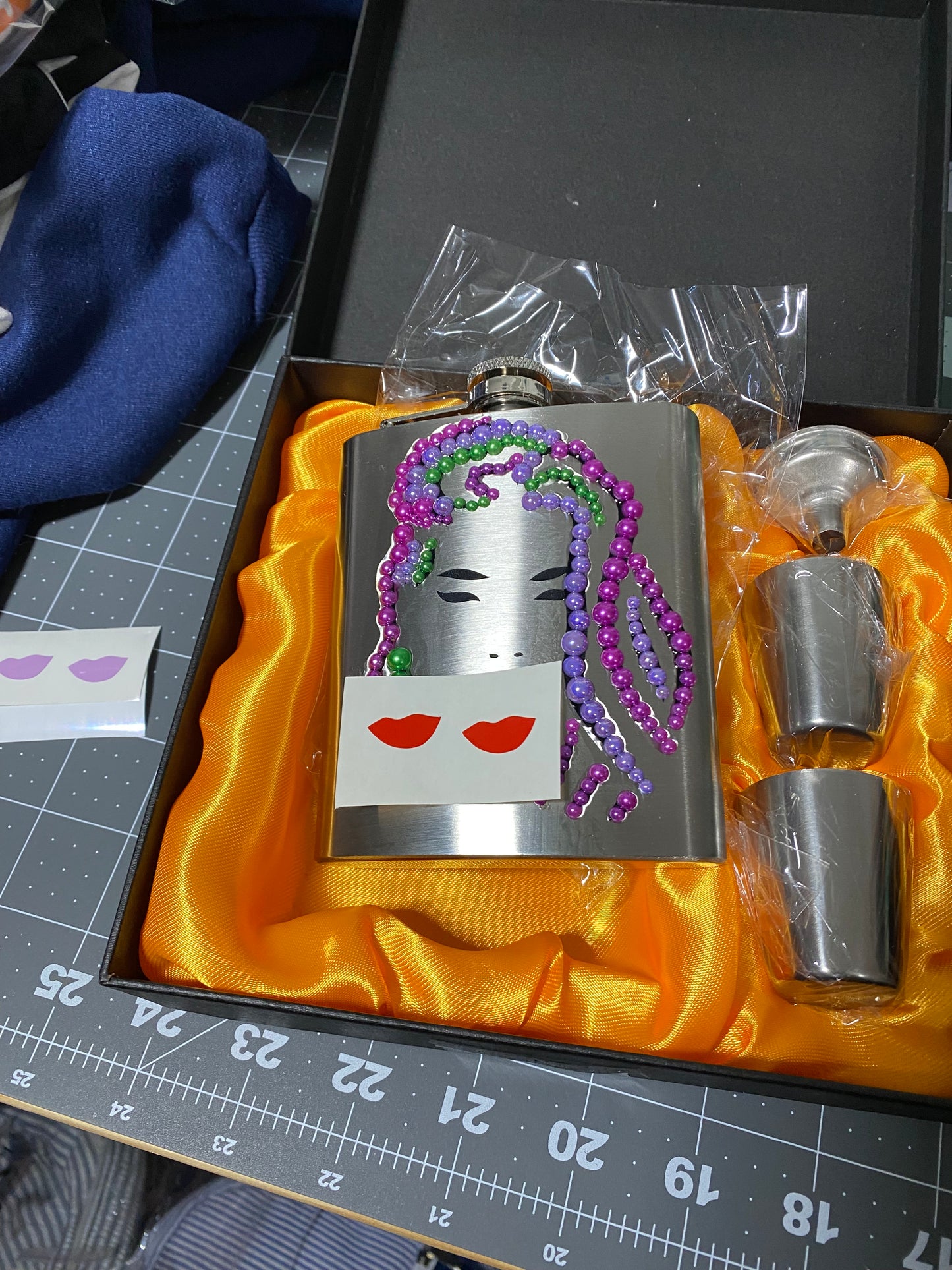 Flasks with rhinestones