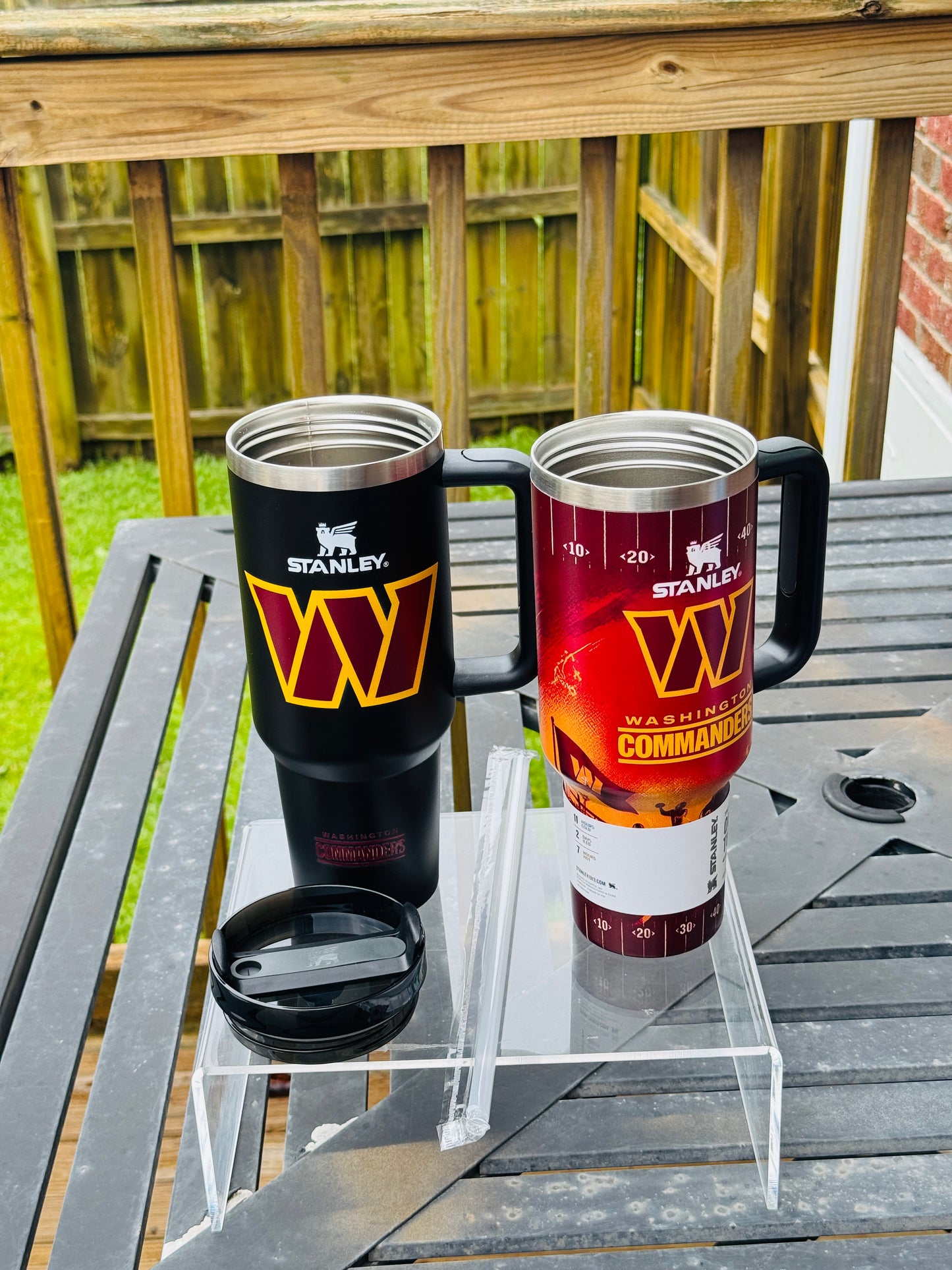 Washington 40 oz cup in two design choices