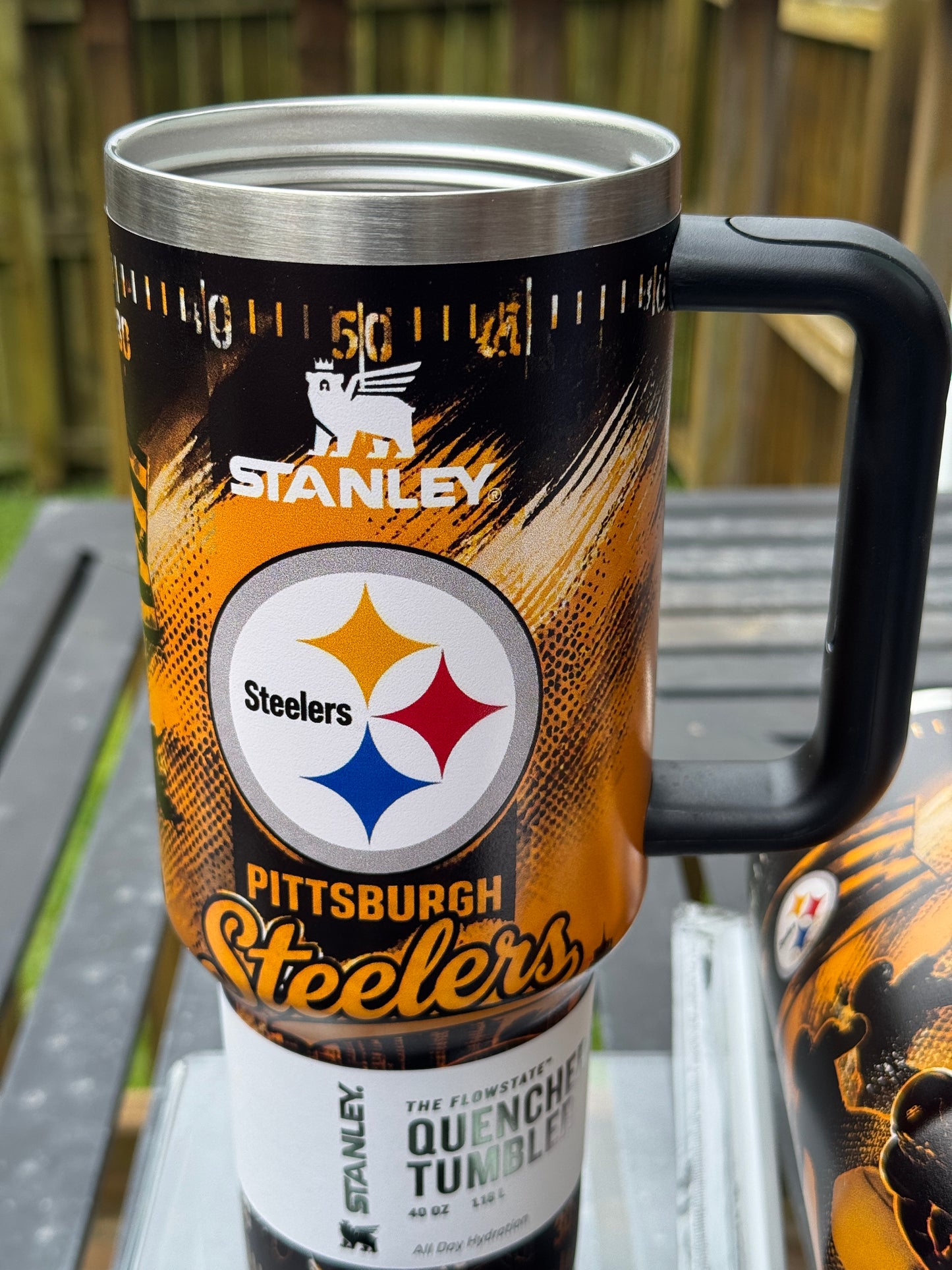 Pittsburgh 40 oz cup