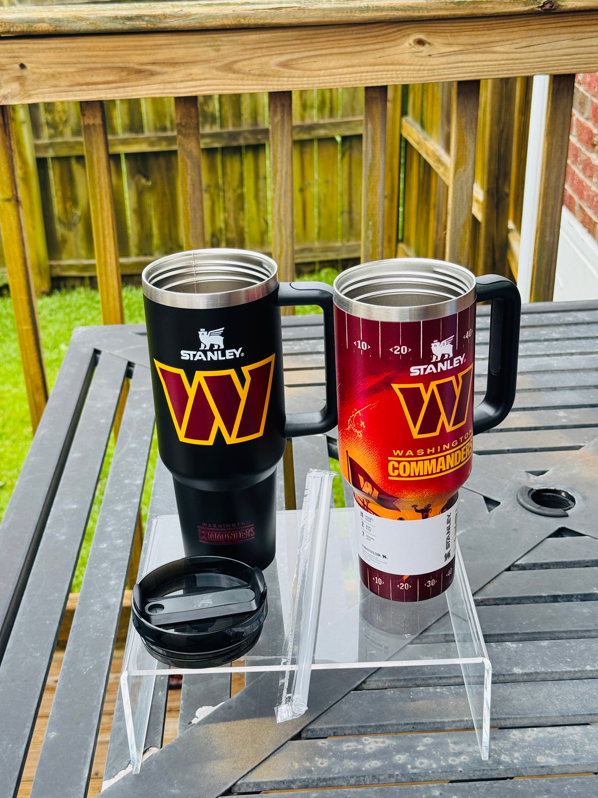 Washington 40 oz cup in two design choices